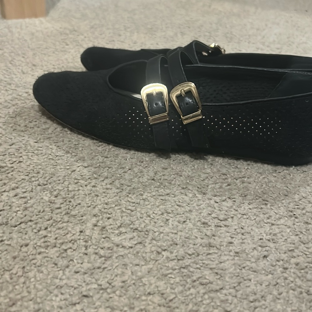 Dolce Vita Perforated Mary Jane’s size 7.5 Black